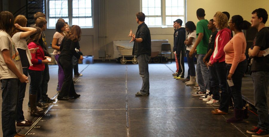 Professional actors hold workshop to teach students Shakespeares work