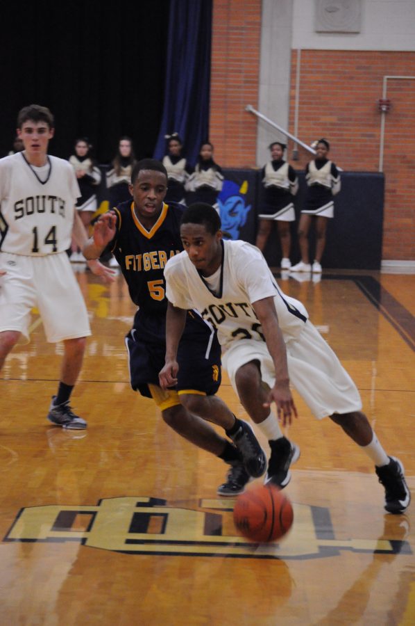Boys basketball falls due to strong guard play of Warren Fitzgerald  