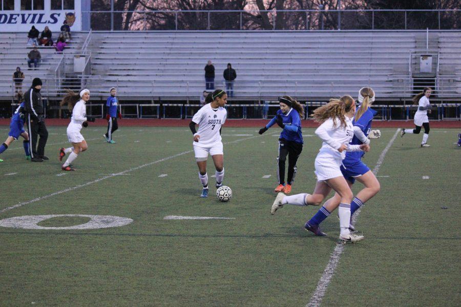 Girls soccer dominates Lakeview in first win of season, 4-0