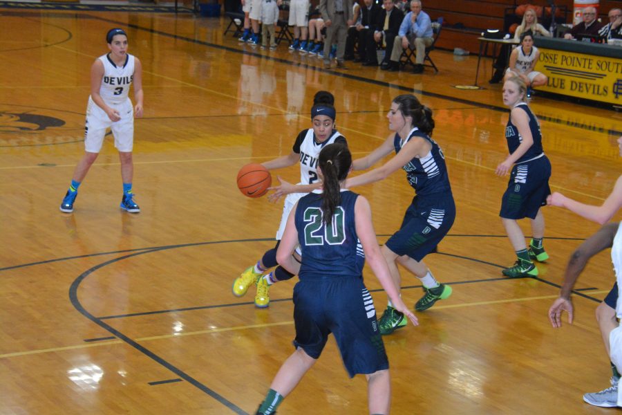 Girls basketball dominates Dakota, 71-47