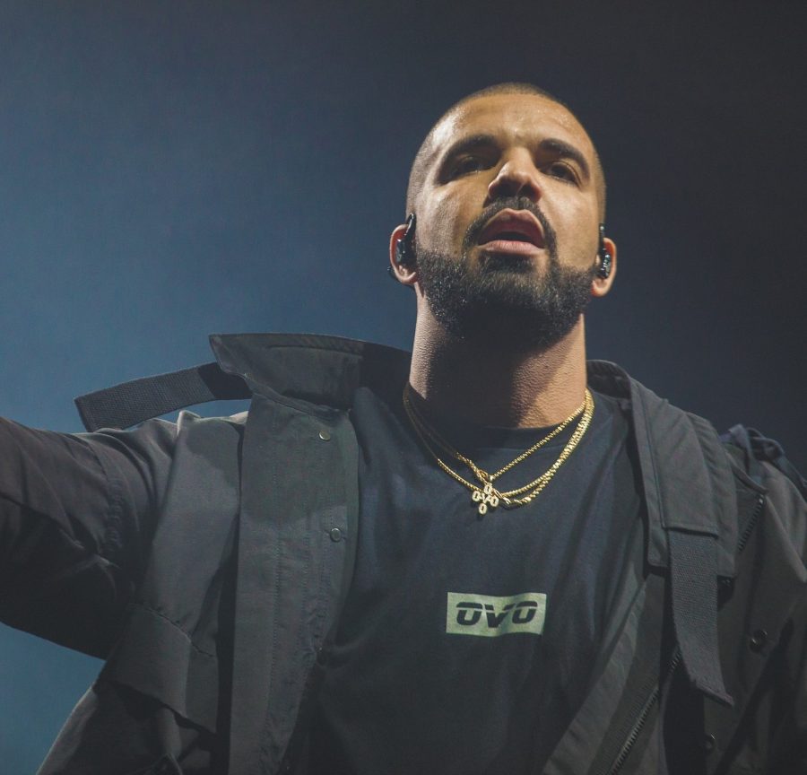 Drake performing during the 2016 Summer Sixteen tour. Photo from Creative Commons.
