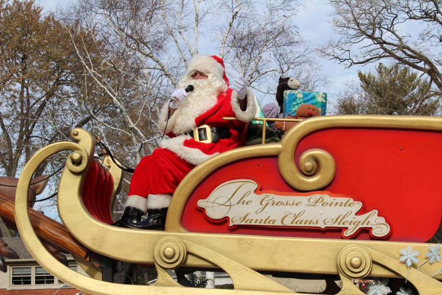 Santa comes early: Grosse Pointe Parade sneak peek