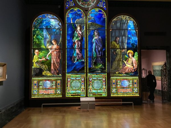  Stained glass art of angels. 