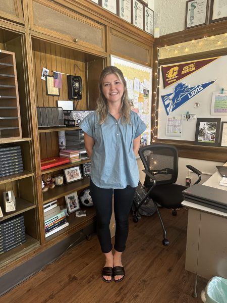 New Tower advisor, Shannon Singer, looks to apply her journalism experience to this new position. She was the editor-in-chief for three years of her high school publication and was a co-advisor during her educational training.