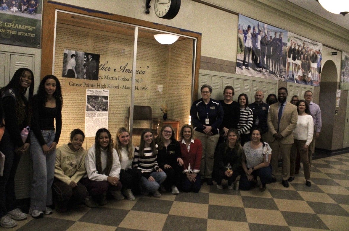 A unified community | The unveiling brought together a diverse crowd, ranging from district leadership — including current Superintendent Dr. Andrea Tuttle, incoming Superintendent Roy Bishop, and Principal Cindy Parravano — to students and teachers from every department.